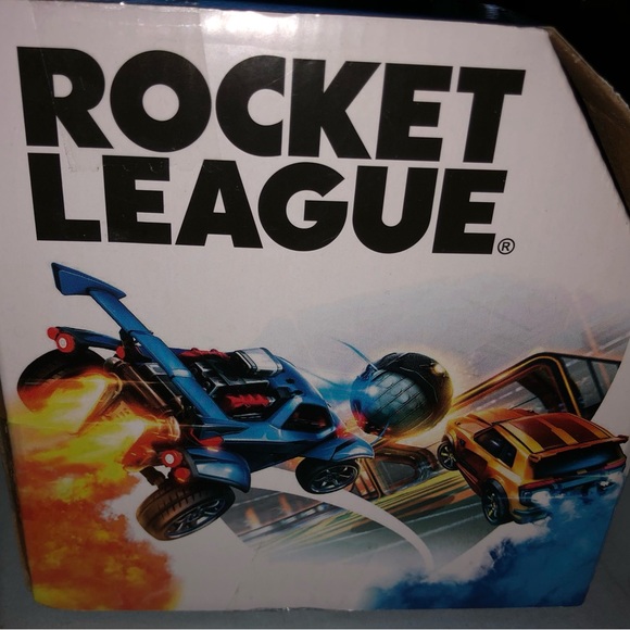 ROCKET LEAGUE ROCKET BLAST RACER CAR W LIGHTS & SOUNDS & ACCESSORIES NEW - Picture 6 of 6